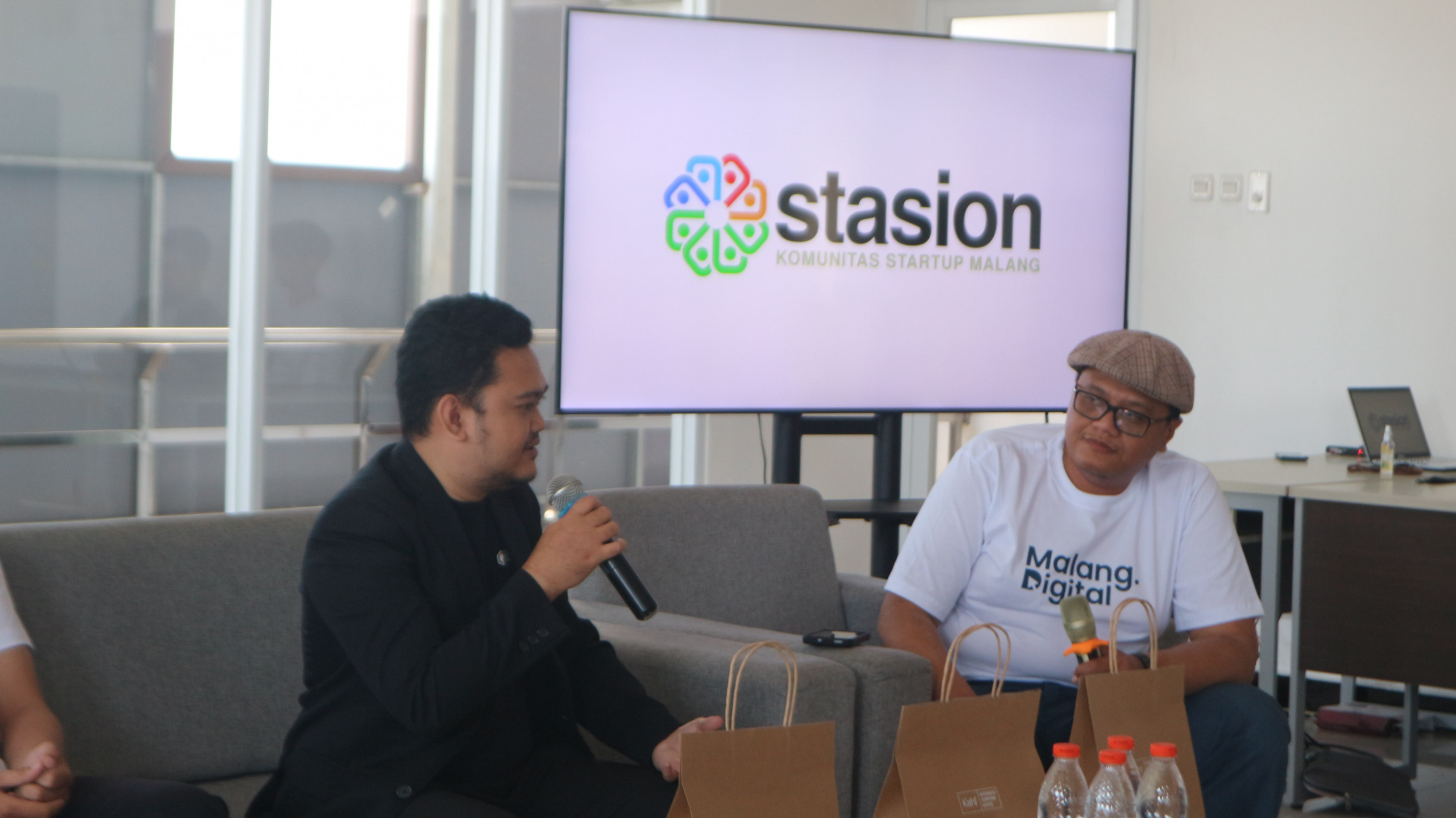 Jagongan Startup Malang-Startup Sharing Session : Build a Valuable Business
